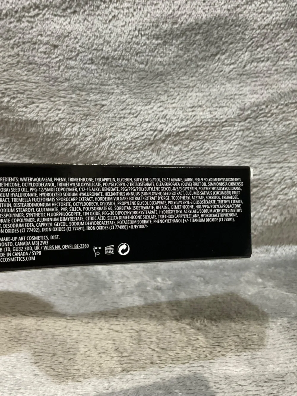 MAC studio radiance foundation NW22 NEW